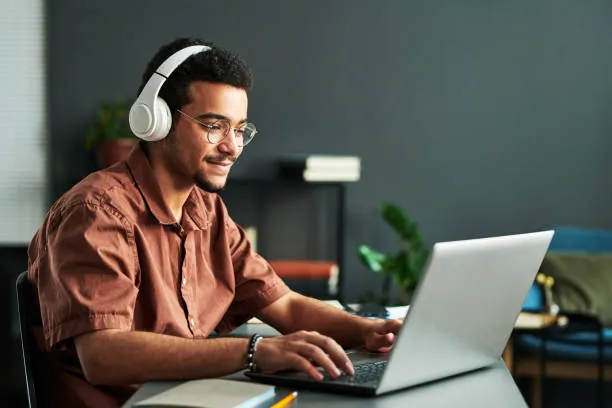 Daniel, online course expert